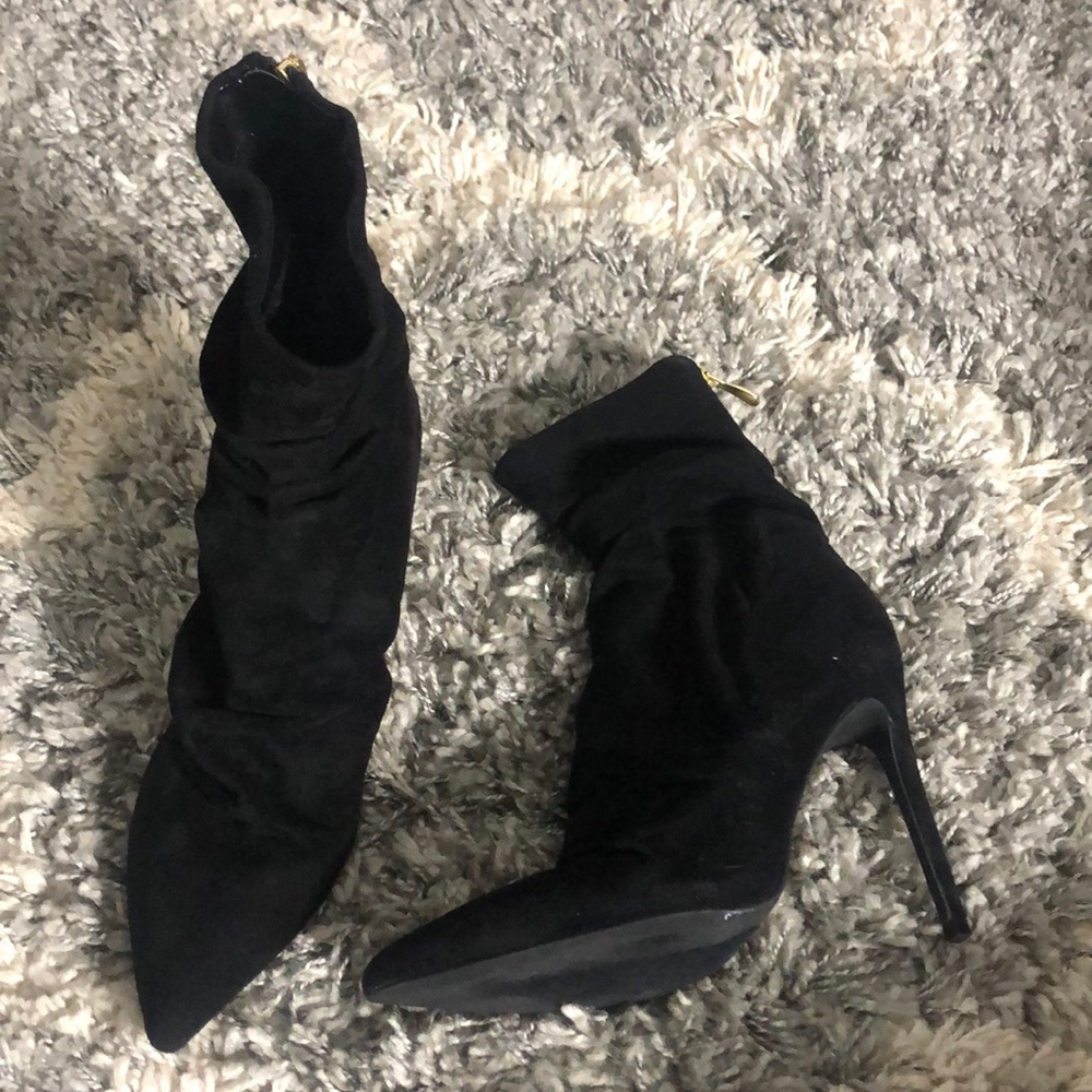 Black Pencil heels botties